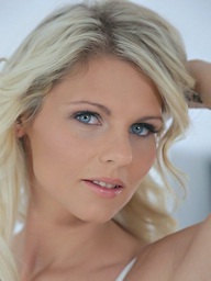 Mia Angel on 21Naturals.Com - Expose